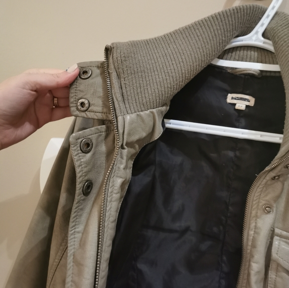 Leather Jacket - Picture 5 of 5